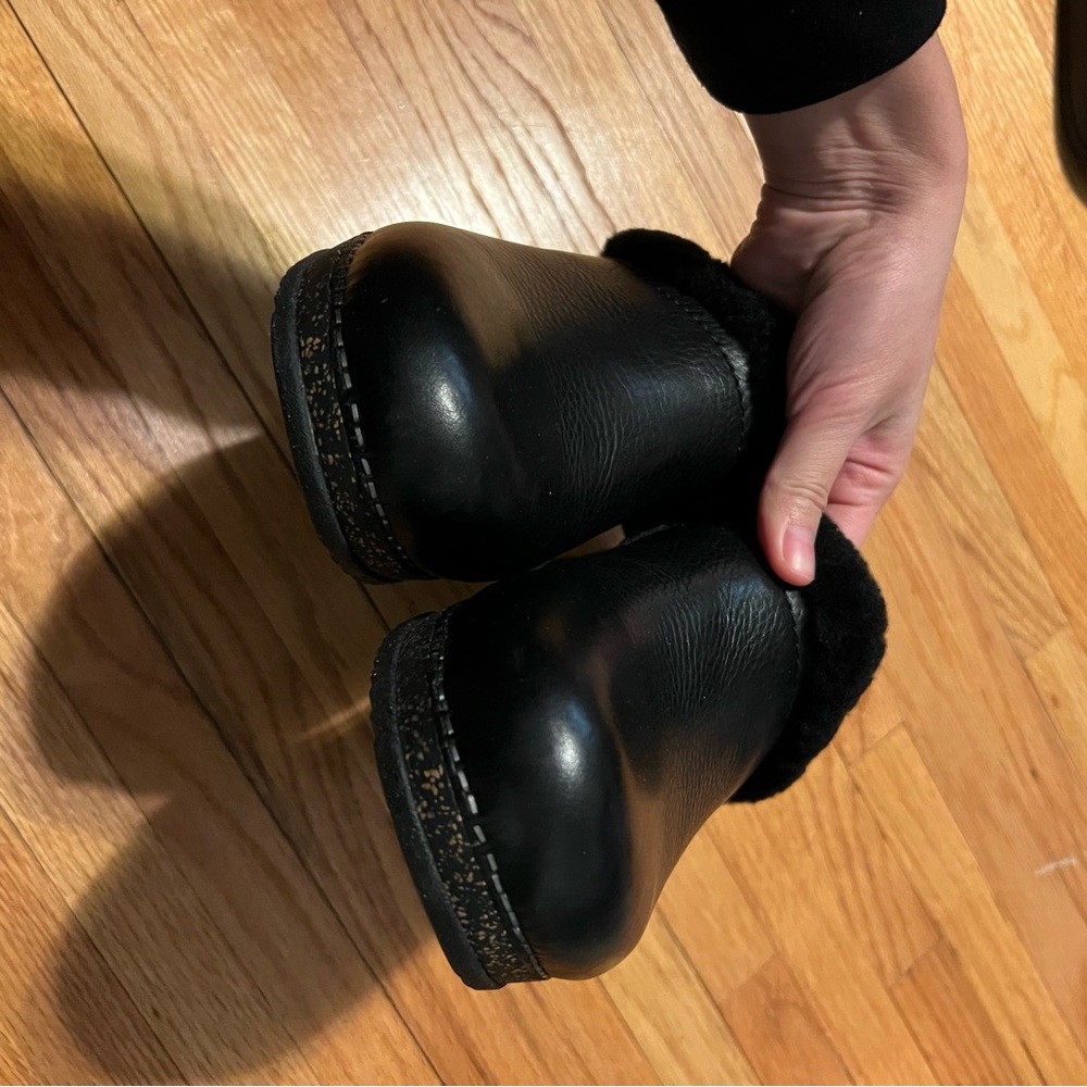 New without box Dansko sheep leather and fur clogs - Picture 3 of 5